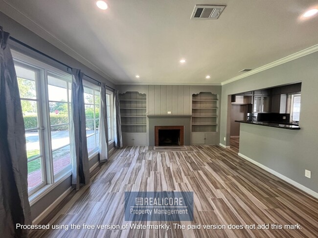 Building Photo - 3220 Parkside Dr
