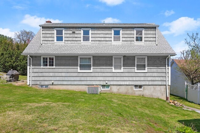 Building Photo - 8 Reynolds Pl
