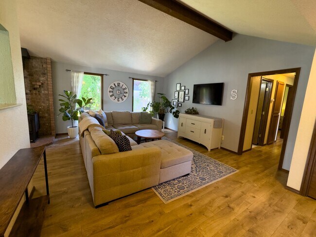 Foto del edificio - South Salem 3 bed, 2 bath home with yard i...