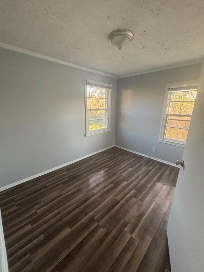 Foto del edificio - 103 N Poole St