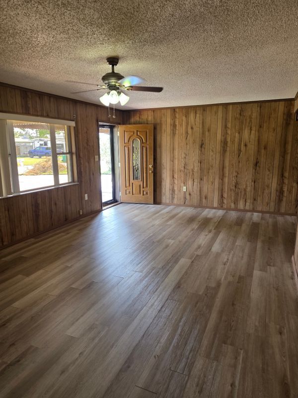 Building Photo - 2910 Zephyr Ln