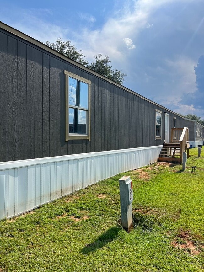 Building Photo - 142 CO ROAD-E16