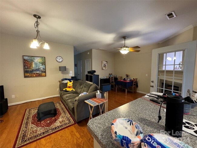 Building Photo - 10969 Princeton Village Dr