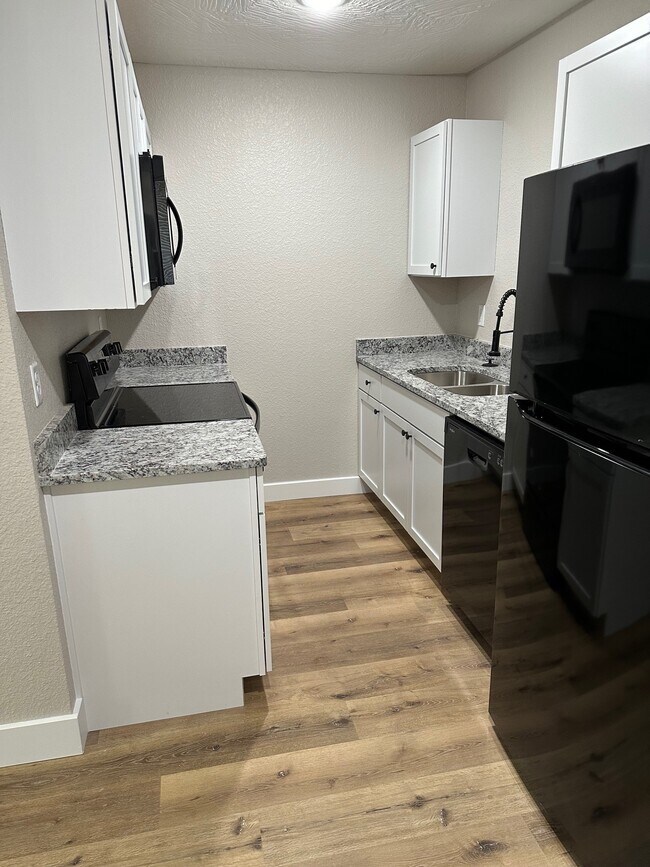 Cocina - 449 W Lombard St