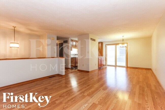 Foto del edificio - 6702 Revere Ln