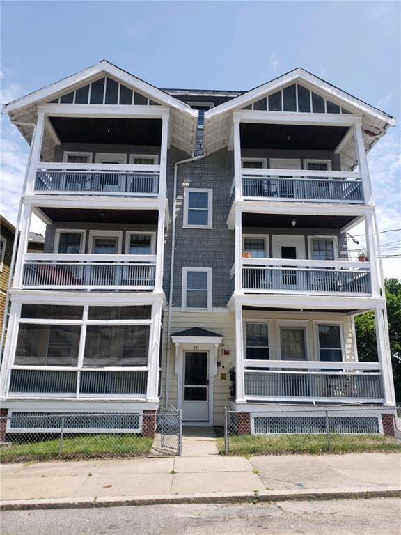 36 Roberts St Unit 2R, Woonsocket, RI 02895 Room for Rent in