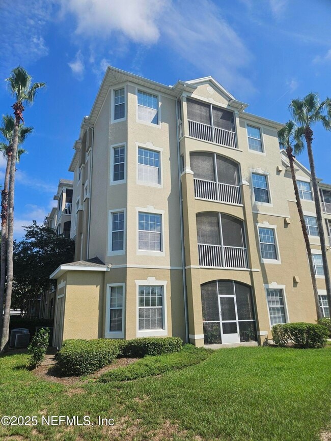 Building Photo - 7801 Point Meadows Dr