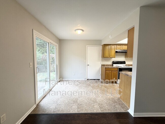 Foto del edificio - 408 W Nightingale Cir