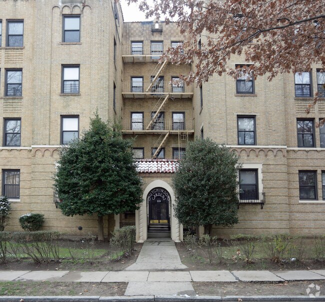 Foto del edificio - Hutchinson Gardens