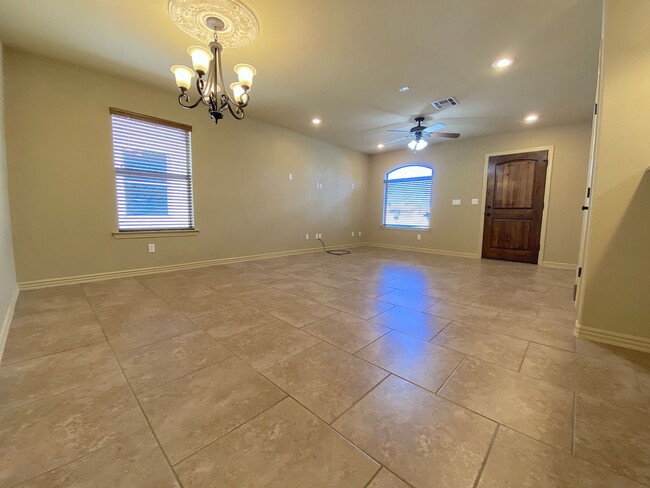 Building Photo - 5710 Saluki Dr