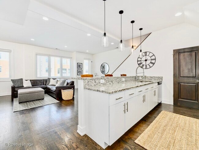 Foto del edificio - 3536 N Ashland Ave