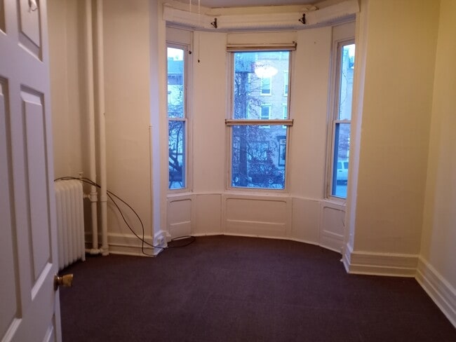 Bedroom Bay windows - 288 Washington Ave