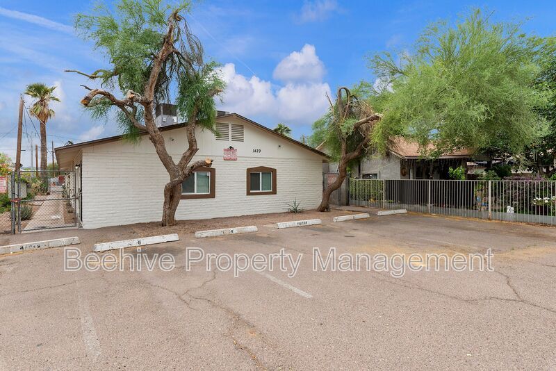 Primary Photo - 1429 E Fillmore St