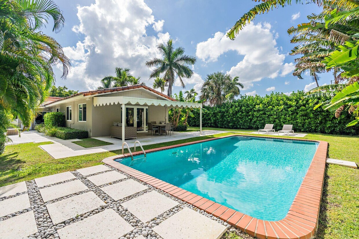 Foto principal - 157 Worth Ct N