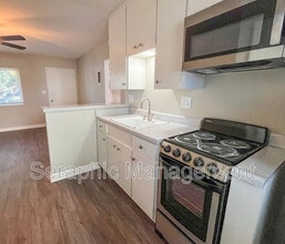 Building Photo - 1058 Roewill Dr
