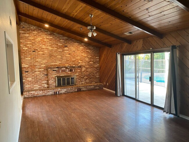 Foto del edificio - 3710 W Sunnyside Ct