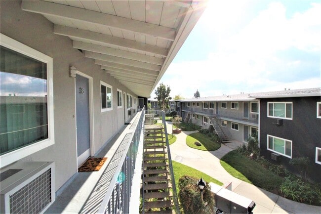 Interior Photo - FOOTHILL VILLAGE