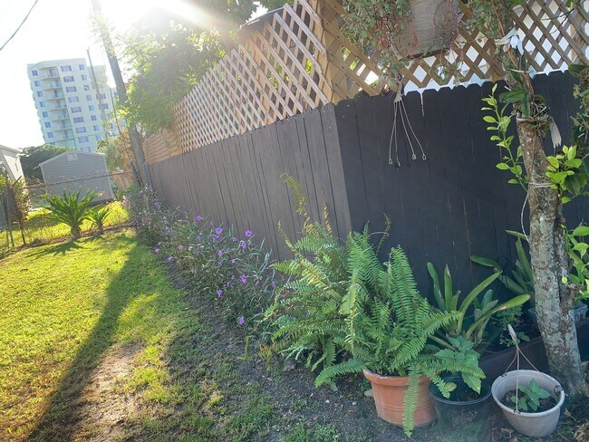 Foto del edificio - 5327 NW 24th Ct