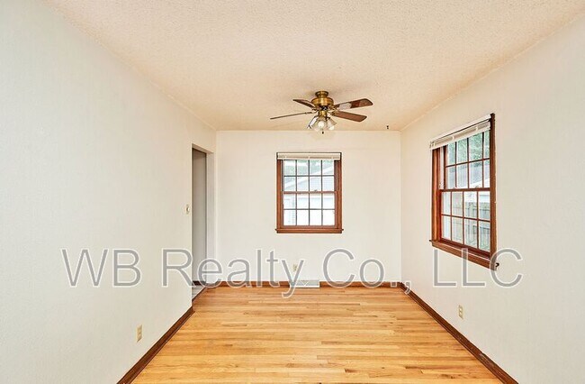 Foto del edificio - 2928 Vine St