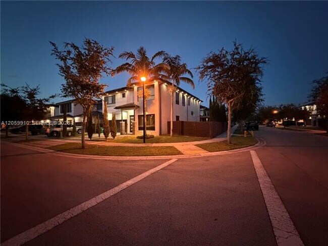 Building Photo - 13661 SW 160th Ct
