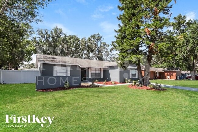 Building Photo - 208 Ravenway Dr