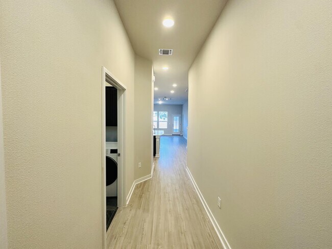 Foto del edificio - 1304 Limelight Ln