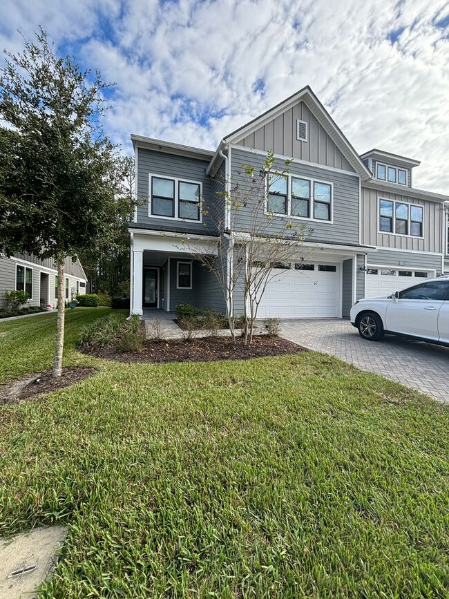 Building Photo - Etown Townhome