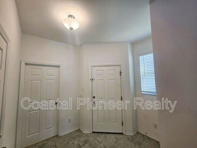 Building Photo - 16073 Sonoma Grv Cir
