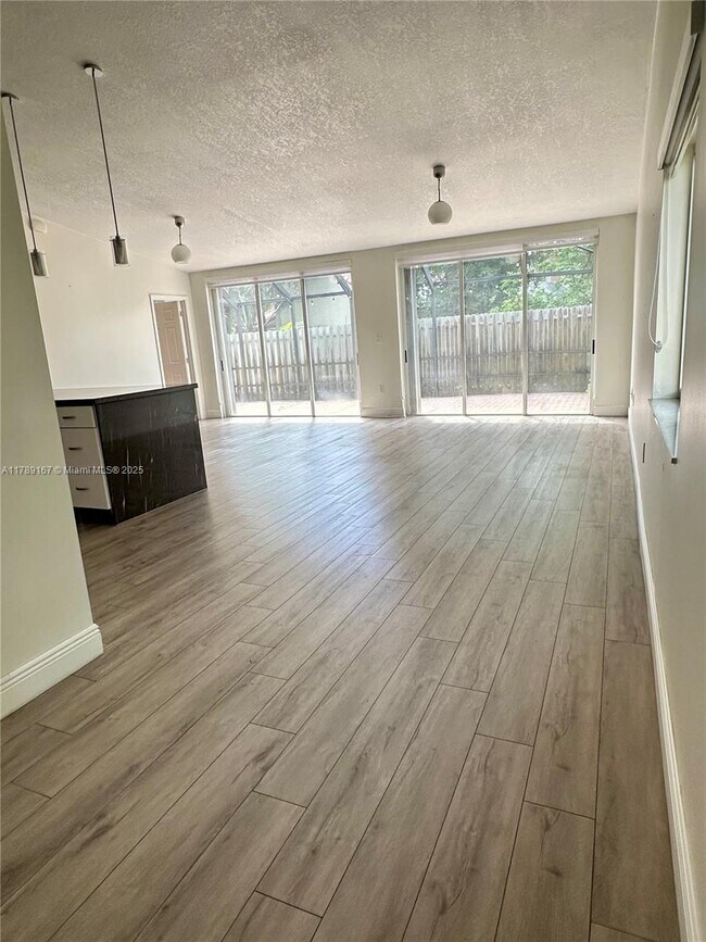 Foto del edificio - 10262 NW 52nd Ln