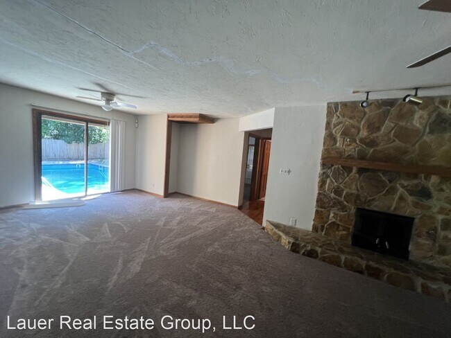 Building Photo - 3 br, 2 bath House - 2314 W. Tennessee St