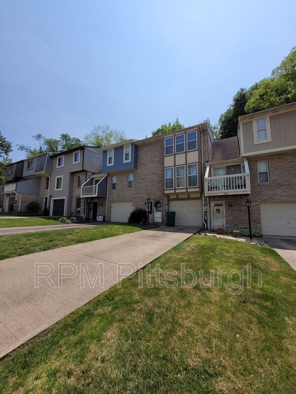 Building Photo - 408 Timber Dr
