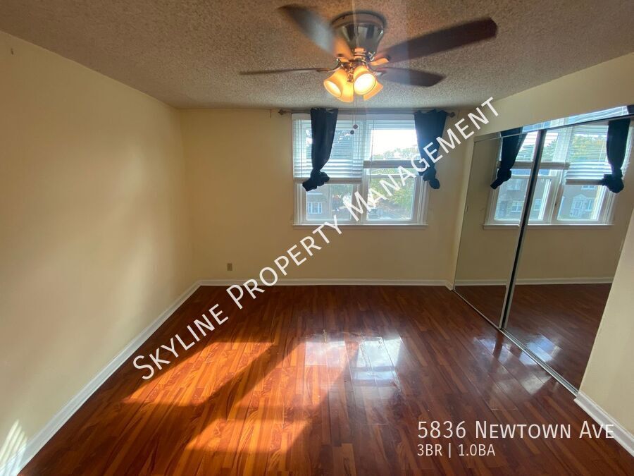 Primary Photo - Charming 3 Bedroom Home For Rent in Lawncr...