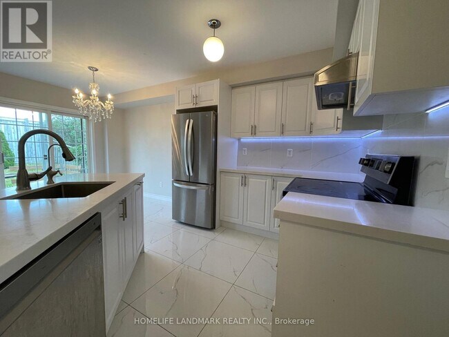 Building Photo - 39 Hartmoor St