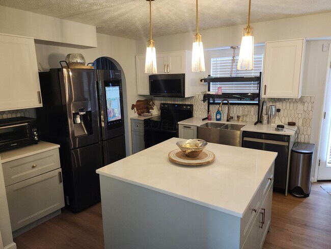 Foto del edificio - 8178 Slate Ridge Blvd