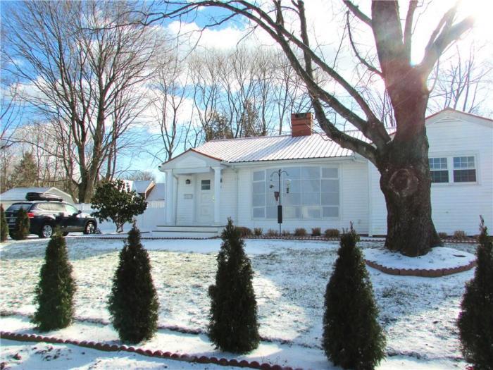 3 bedroom in Tiverton RI 02878 Condo for Rent in Tiverton, RI