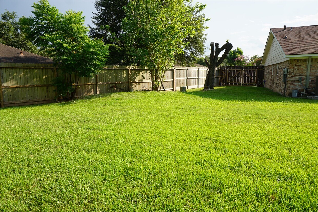 Primary Photo - 15806 Sulky Trail Ct