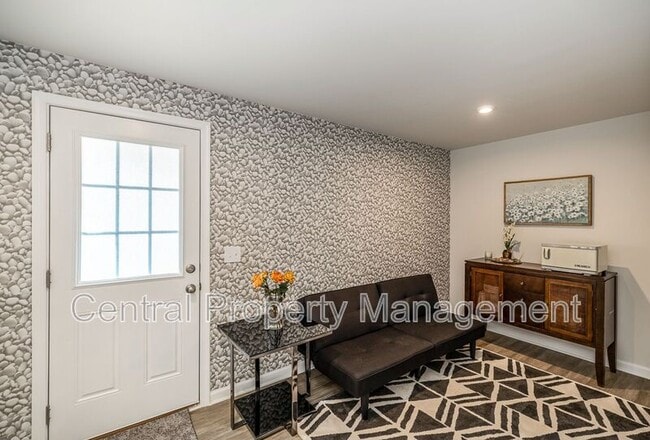 Foto del edificio - 225 Coldwater Creek Ct