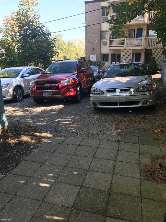 Foto del edificio - 544 N State St