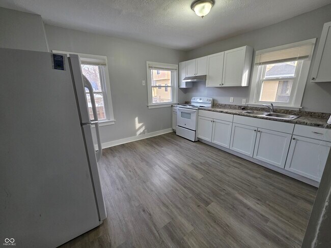 Foto del edificio - 21 S Spencer Ave