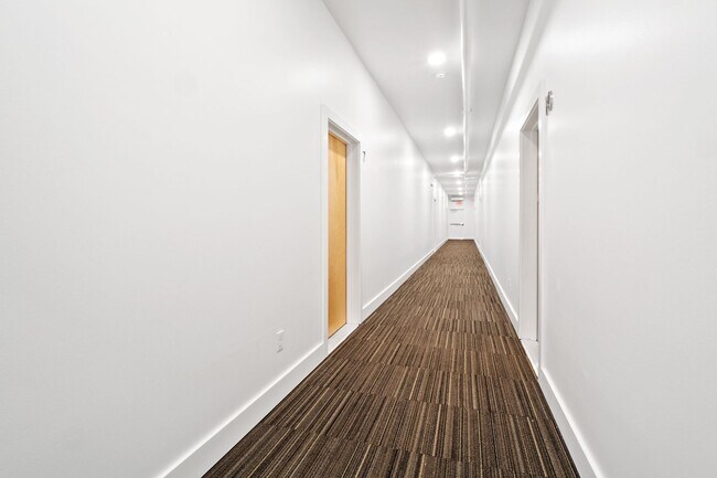 Building Photo - Quince, Fünfzehn, Fifteen!