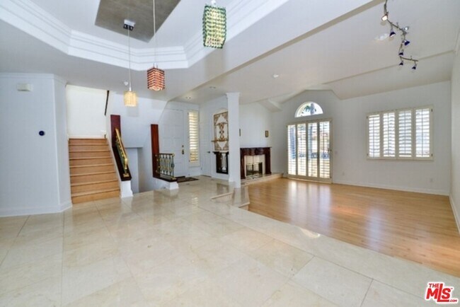 Foto del edificio - 6473 Zuma View Pl