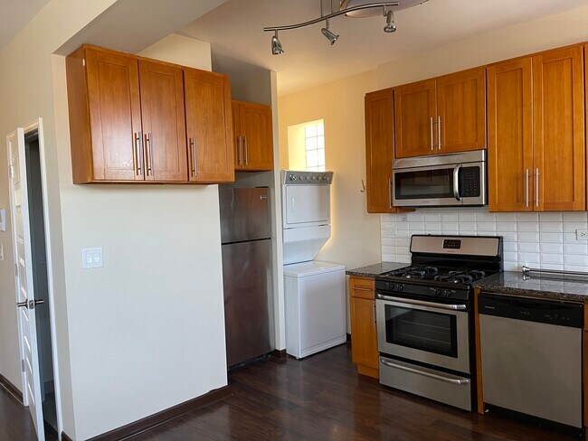 Building Photo - 6433 S Cottage Grove Ave