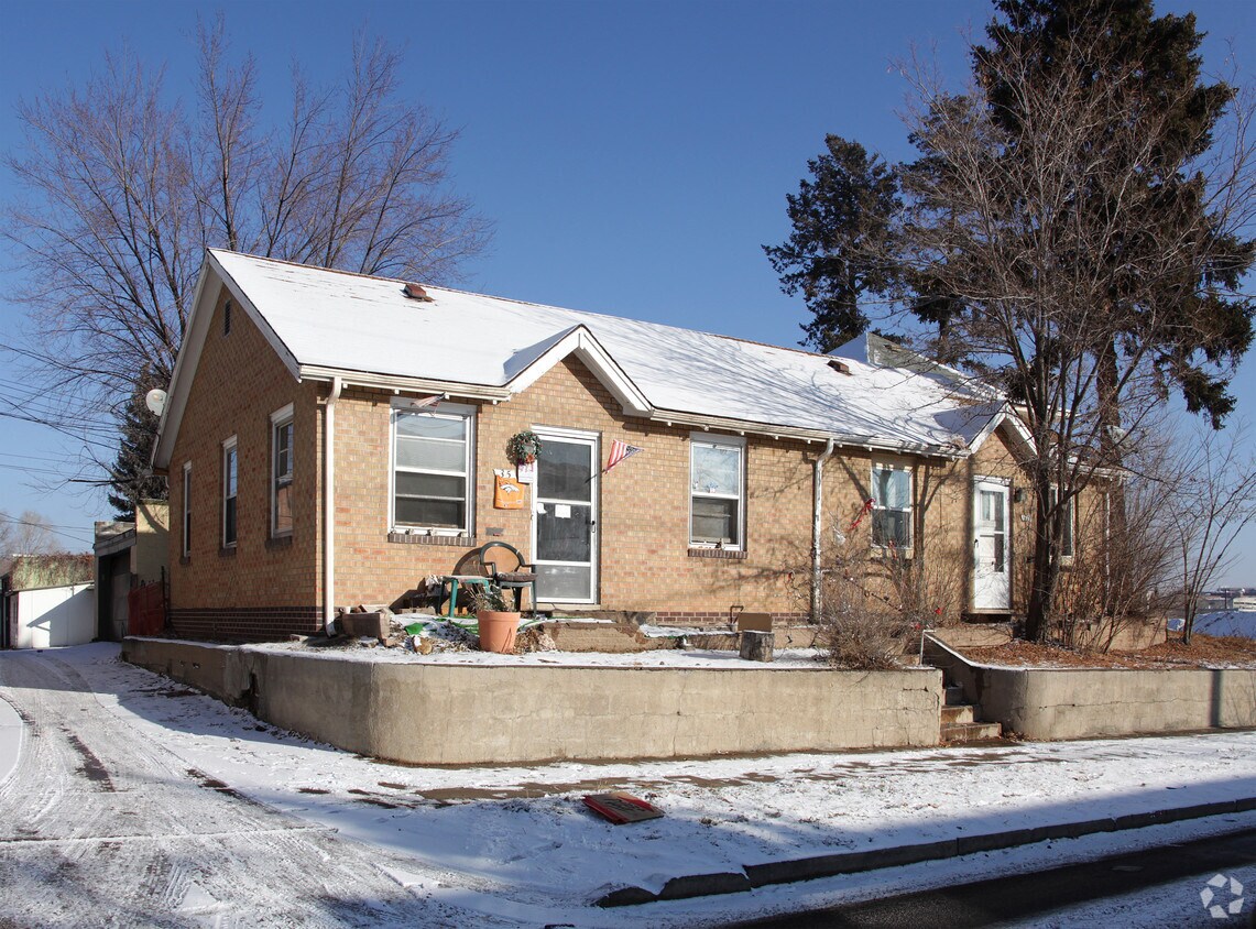 Primary Photo - 3689 S Broadway