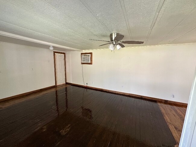 Building Photo - 85 Young Rd