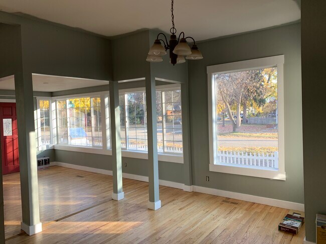 Foto del edificio - 1529 S Vermont Ave