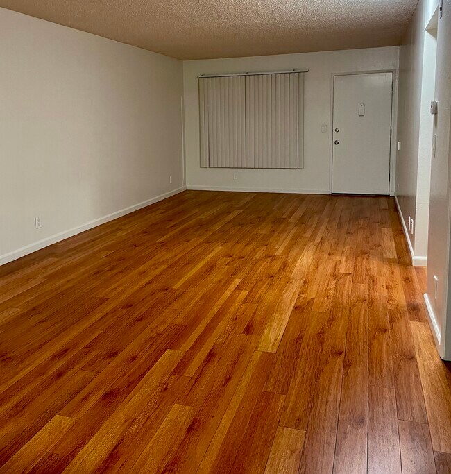 Foto del edificio - 215 W Palmer Ave