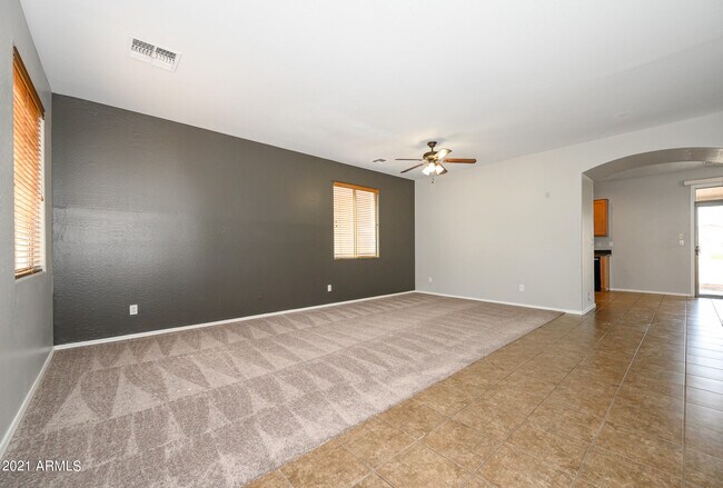 Building Photo - 28450 N Castle Rock Dr