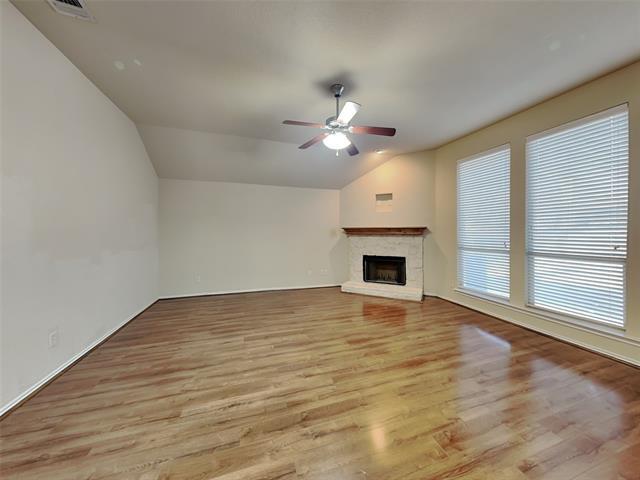 Foto del edificio - 1605 Grey Willow Ln