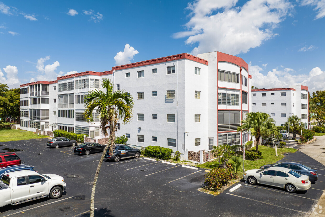 Primary Photo - Sapphire Condominium