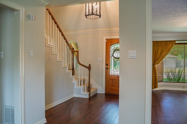 Building Photo - 1704 Crystal Hills Dr